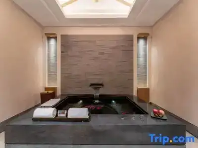 Huaqing Palace & Spa - 168