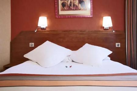 Kyriad Nîmes Ouest A9 - 36