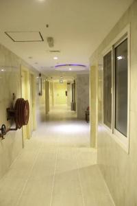 Royalton - 8
