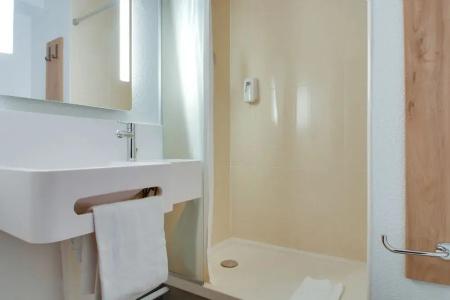b&b hôTel Reims Bezannes - 31