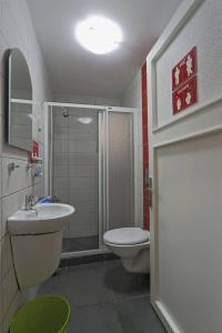 Hush Hostel Lounge - 6