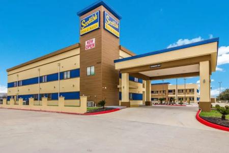 Scottish Inn & Suites Houston Willowbrook - 6