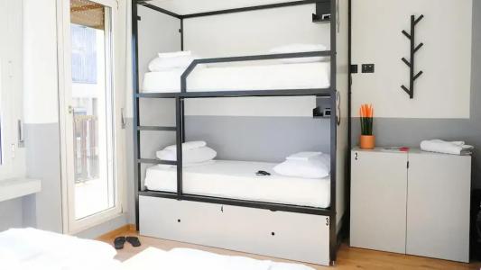 lo Hostel - 30