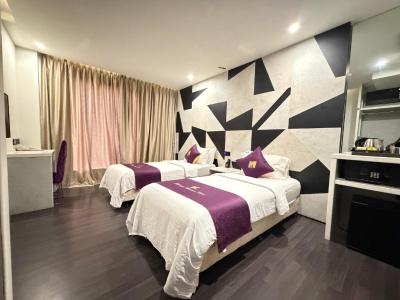 Mercury Boutique - 30