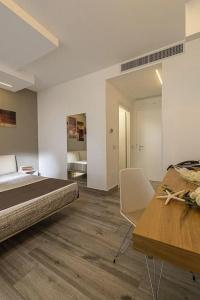 Sundeck - 32