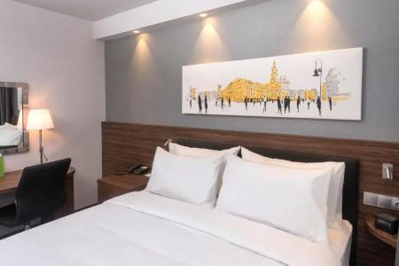 Hampton By Hilton Poznan Old Town - 26