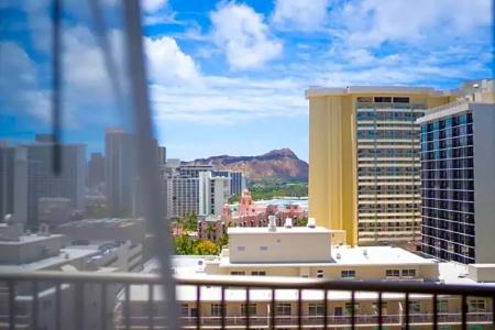 Embassy Suites by Hilton Waikiki Beach Walk - 86