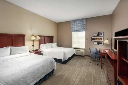 Hampton Inn - Hills - 40