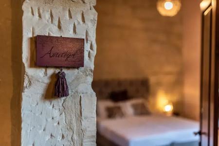 The Stonehouse - 28