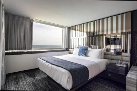 W Chicago - Lakeshore - 123