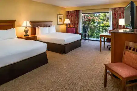 DoubleTree by Hilton Seattle Airport - 3