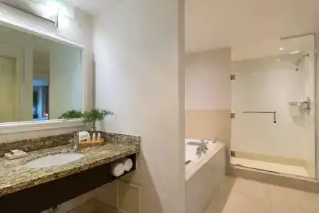 Renaissance North Hills - 9