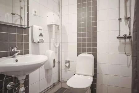 Tylebackl; Sure Collection by Best Western - 7