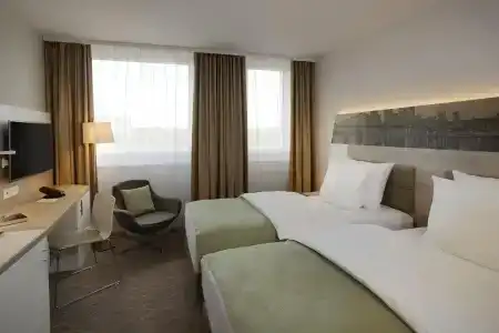 Holiday Inn Frankfurt Airport, An Ihg - 9