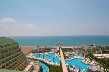 Delphin Imperial Lara - 54