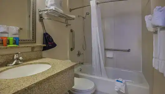 Sailport Waterfront Suites - 19
