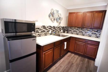 Anaheim Executive Inn & Suites - 135