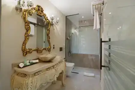 Elegance East - 6