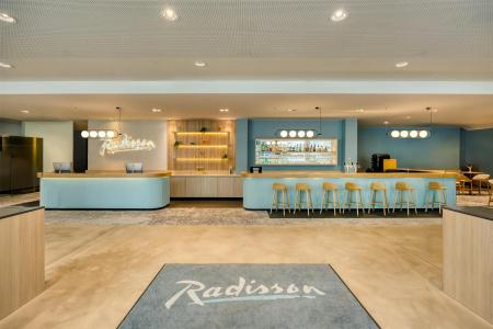 Park Inn by Radisson Brussels Midi - 1
