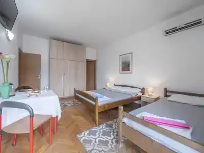 Guest House Madra - 9