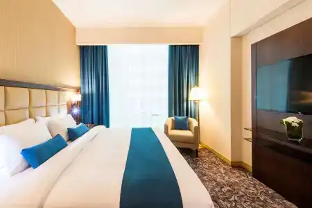 Golden Tulip - 63