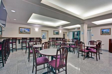Rodeway Inn & Suites - 25