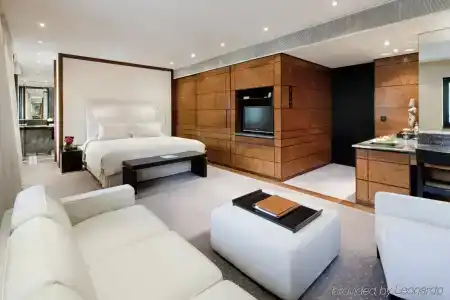 Como The Halkin - 1