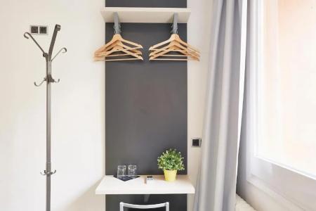 Free Hostels - 70
