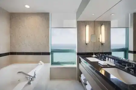 The Diplomat Beach Resort Hollywood, Curio Collection by Hilton - 9