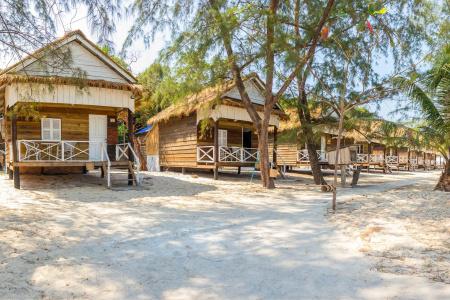 Sandy Beach Bungalows - 14