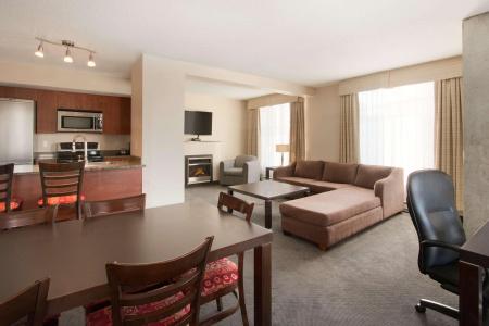 Embassy Suites by Hilton - - 2