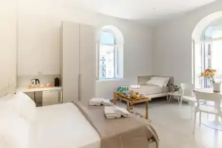 Caracciolo 10 - 23