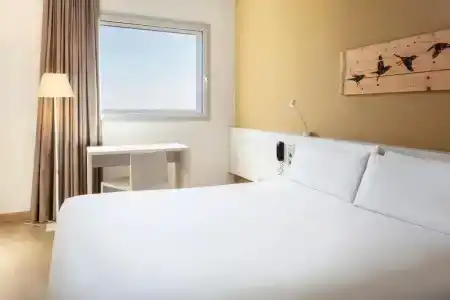 B&B Barcelona Viladecans - 59