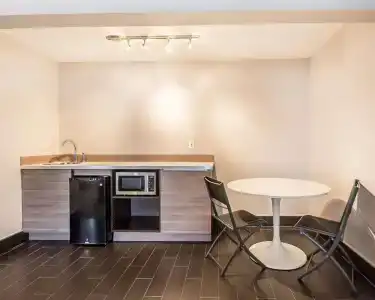 Quality Inn & Suites By the Parks - 24