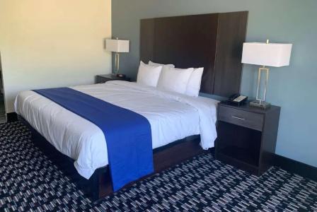 Baymont by Wyndham Charlotte University - 16