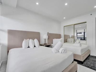 The Alexander All Suites - 362