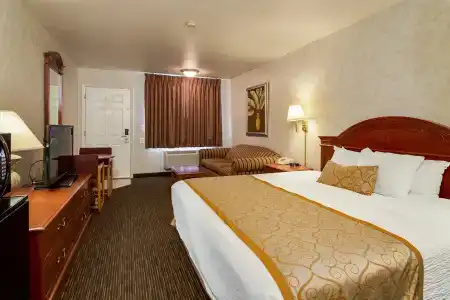 St. George Inn and Suites - 25