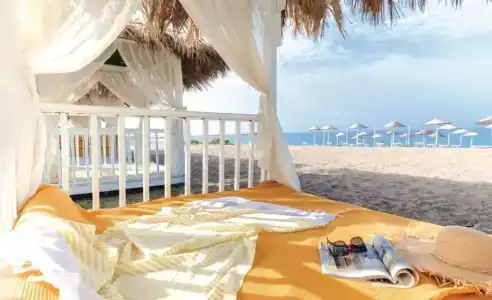 Club Aqua Plaza - 23