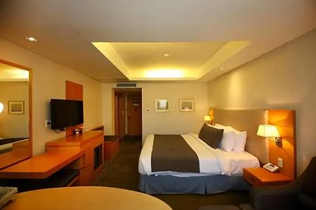 Ramada by Wyndham Songdo - 76