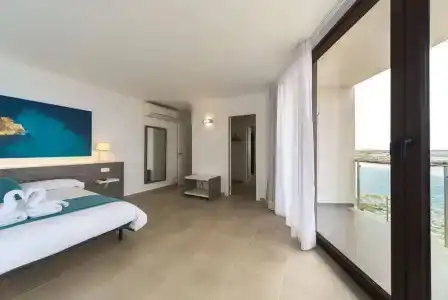 ApartFerrer Skyline - 6