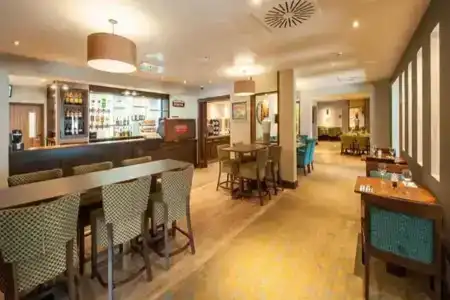 Premier Inn Wandsworth - 9