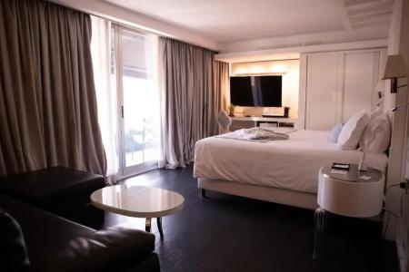 1828 Smart Boutique - 103