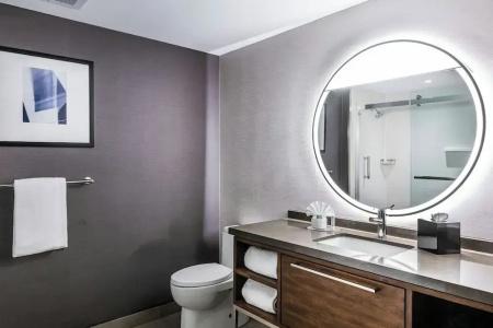 Courtyard by Marriott at Old Town - 67