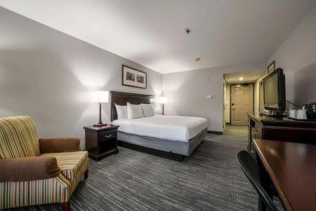 Country Inn & Suites by Radisson, at Mills, CA - 32
