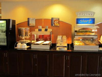 Holiday Inn Express Boston, An Ihg - 11