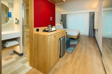 Hampton by Hilton London Park Royal - 36