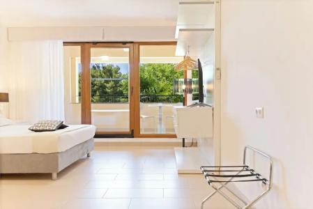 The Residence - 84