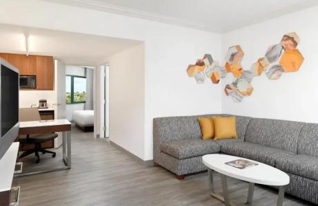 DoubleTree Suites by Hilton Phoenix - 62