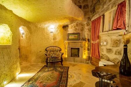 Atilla's Cave - 415