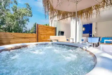 Bamboo Suites Boutique - 183